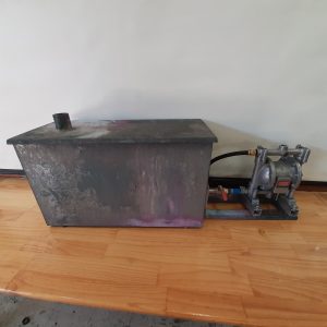 R4262 Used solvent recycling tank with a pneumatic pump 7